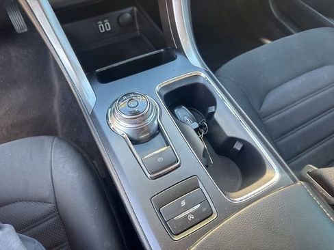Used 2020 Ford Fusion SE FWD image 18