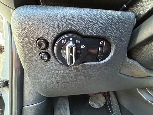 Used 2015 MINI Cooper 4-Door Hardtop image 18