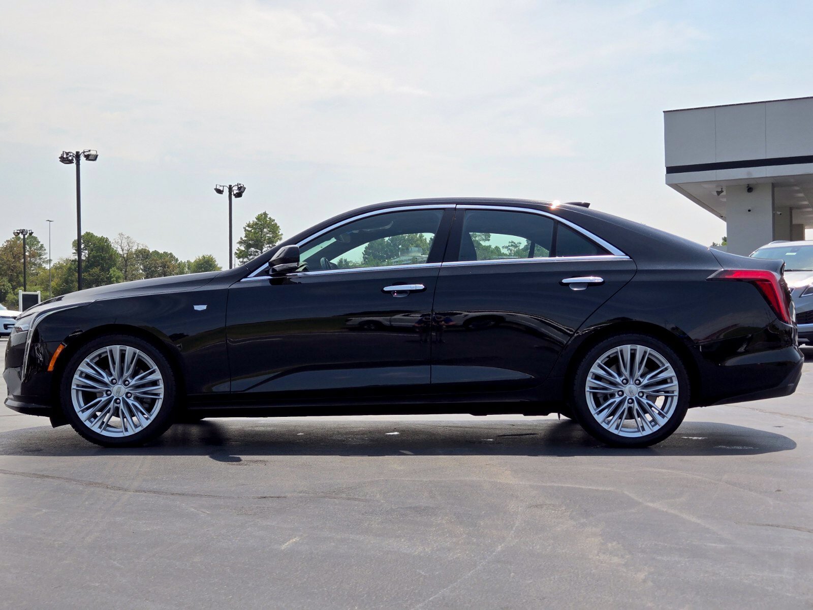 Used 2026 Cadillac CT4 Premium Luxury RWD image 2