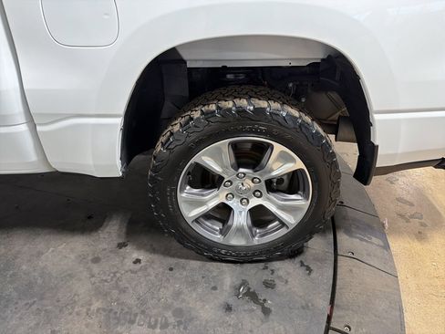 Used 2024 RAM 1500 Laramie AWD/4WD image 36