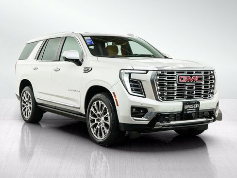 Used 2025 GMC Yukon Denali w/ Sun & Power Step Package AWD/4WD image 7