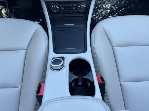 Used 2015 Mercedes-Benz GLA 250 image 11
