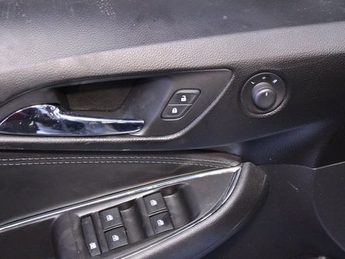 Used 2018 Chevrolet Cruze Premier image 15