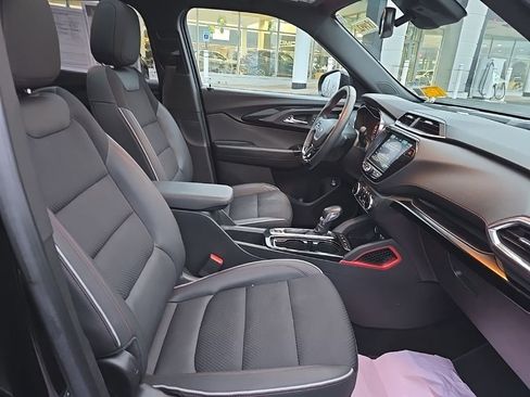 Used 2023 Chevrolet TrailBlazer RS w/ Sun and Liftgate Package image 18