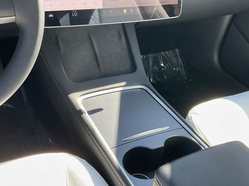 Used 2023 Tesla Model 3 Standard Range image 45