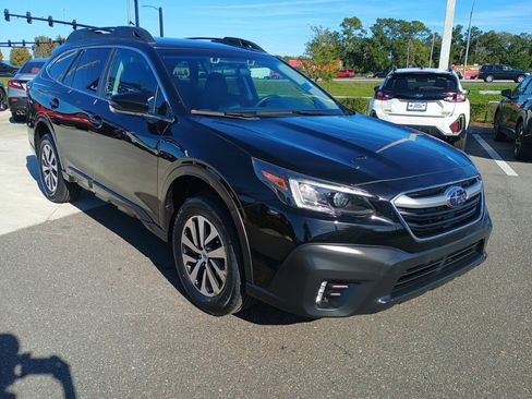 Certified 2022 Subaru Outback Premium image 3