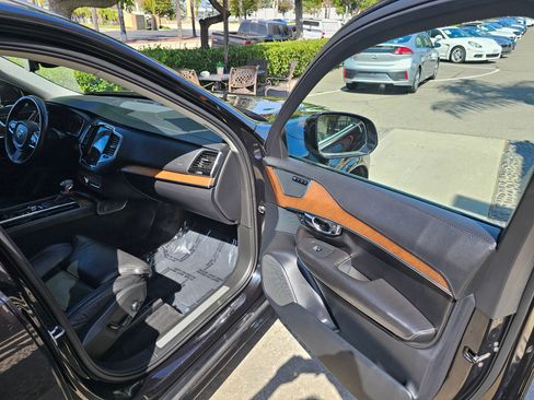 Used 2016 Volvo XC90 T6 Inscription w/ Vision Package image 23