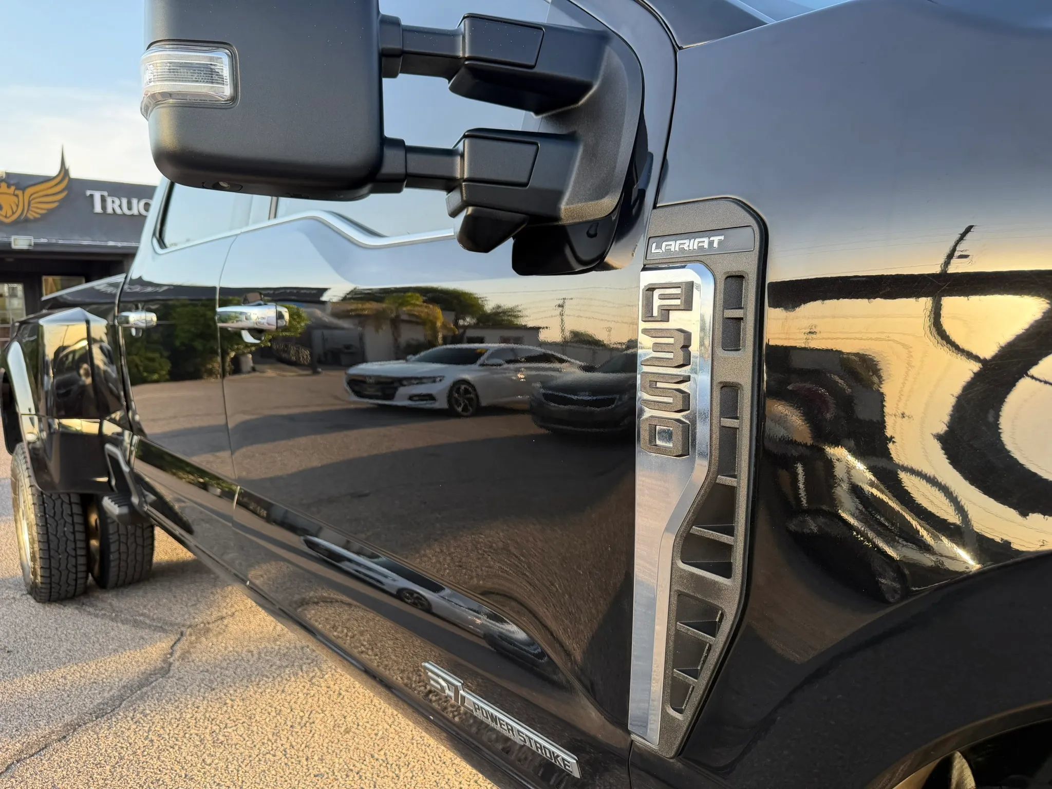 Used 2023 Ford F350 Lariat w/ Lariat Ultimate Package AWD/4WD image 55
