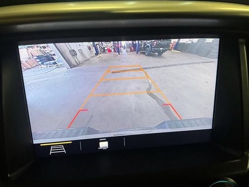 Used 2019 Chevrolet Colorado LT w/ LT Convenience Package AWD/4WD image 18