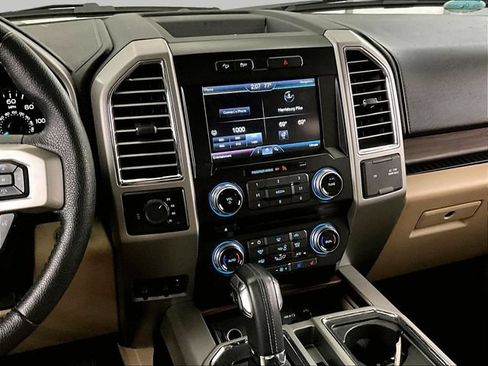 Used 2015 Ford F150 Lariat w/ Equipment Group 502A Luxury AWD/4WD image 6