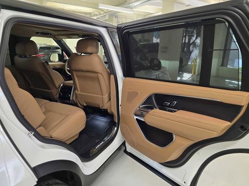 New 2026 Land Rover Range Rover Long Wheelbase SE image 14