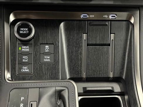 Used 2025 Lexus GX 550 AWD/4WD image 34