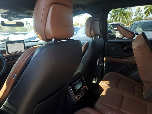 Used 2020 Lincoln Aviator Reserve w/ Elements Package Plus image 10