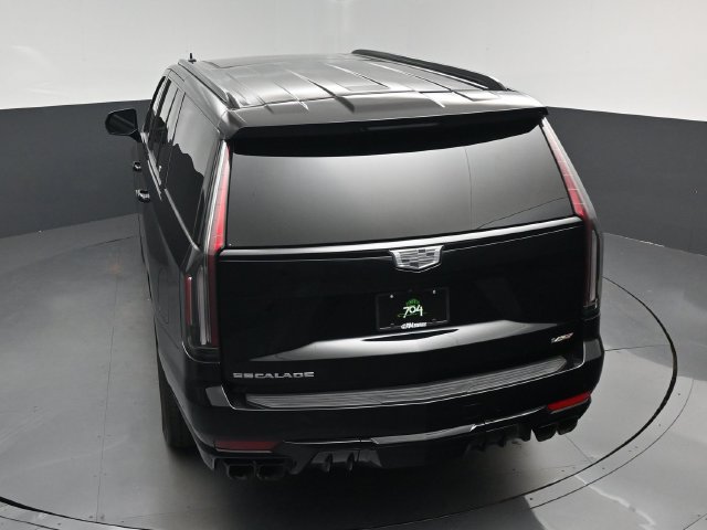 Used 2024 Cadillac Escalade ESV V w/ Heavy-Duty Trailer Package AWD/4WD image 23