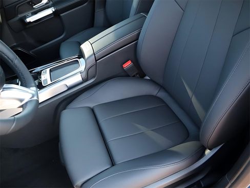 New 2026 Mercedes-Benz GLB 250 4MATIC image 31