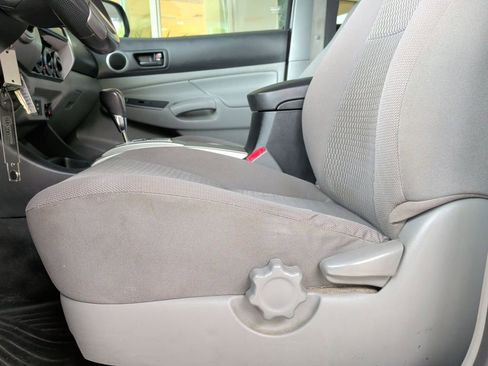 Used 2015 Toyota Tacoma 4x4 Double Cab w/ SR5 Package image 6