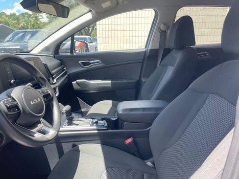 Used 2025 Kia Sportage LX FWD image 12