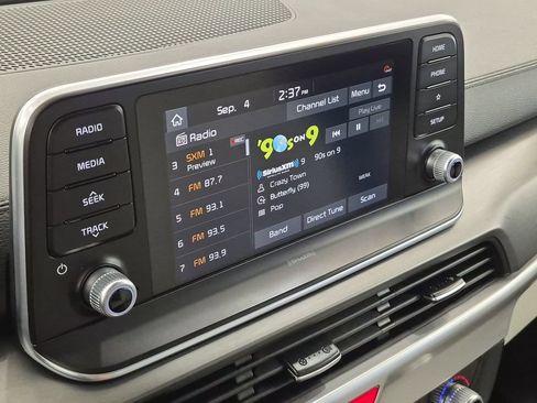 Used 2020 Kia Telluride S w/ S 8 Passenger Seating Package FWD image 21