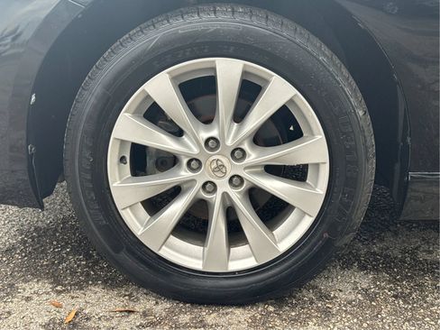 Used 2013 Toyota Venza LE FWD image 10