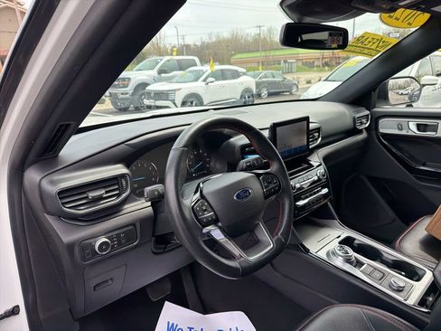 Used 2022 Ford Explorer ST-Line AWD/4WD image 18