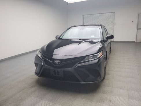 Used 2018 Toyota Camry SE w/ Moonroof Package FWD image 15