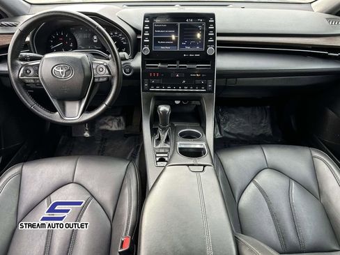 Used 2021 Toyota Avalon XLE image 13