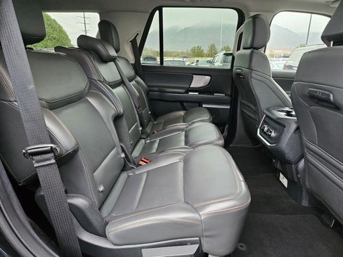 Used 2025 Ford Expedition Active AWD/4WD image 34