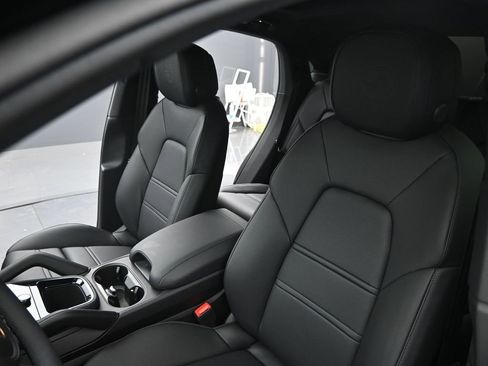 New 2026 Porsche Cayenne image 5