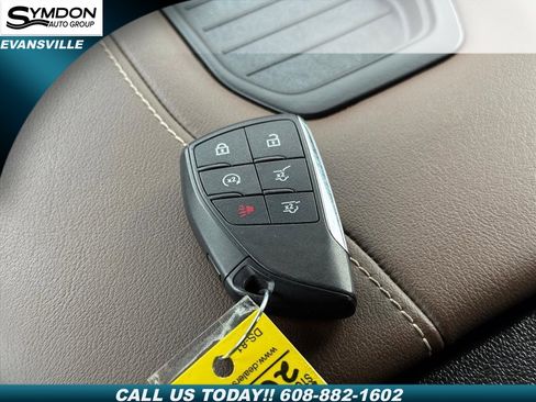 Used 2021 Chevrolet Suburban High Country w/ Premium Package image 18