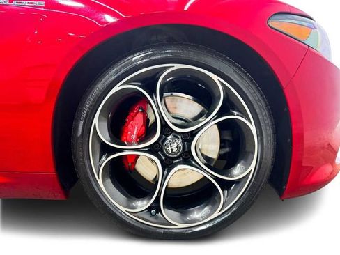 Used 2020 Alfa Romeo Giulia w/ Quick Order Package 22K Sport RWD image 8