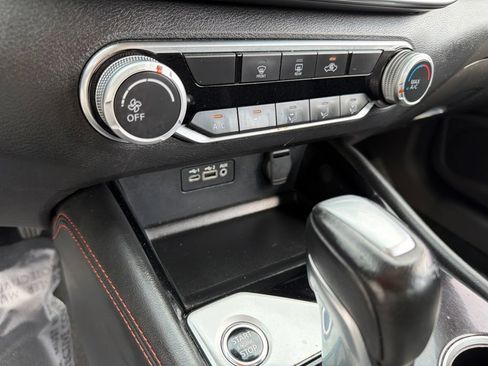 Used 2024 Nissan Altima 2.5 SR FWD image 28