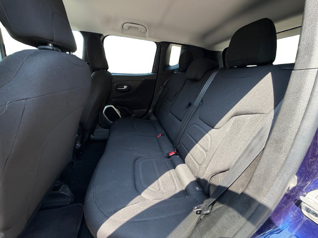 Used 2018 Jeep Renegade Latitude w/ Popular Equipment Group AWD/4WD image 14