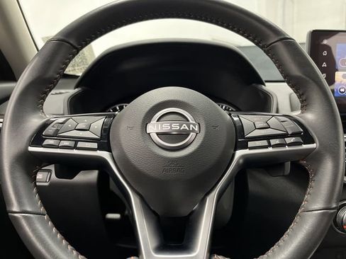 Used 2024 Nissan Altima 2.5 SR w/ SR Premium Package image 17