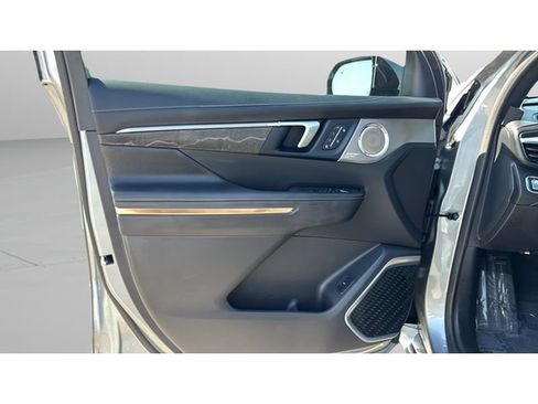 Used 2026 Buick Enclave Avenir w/ Super Cruise Package AWD/4WD image 9