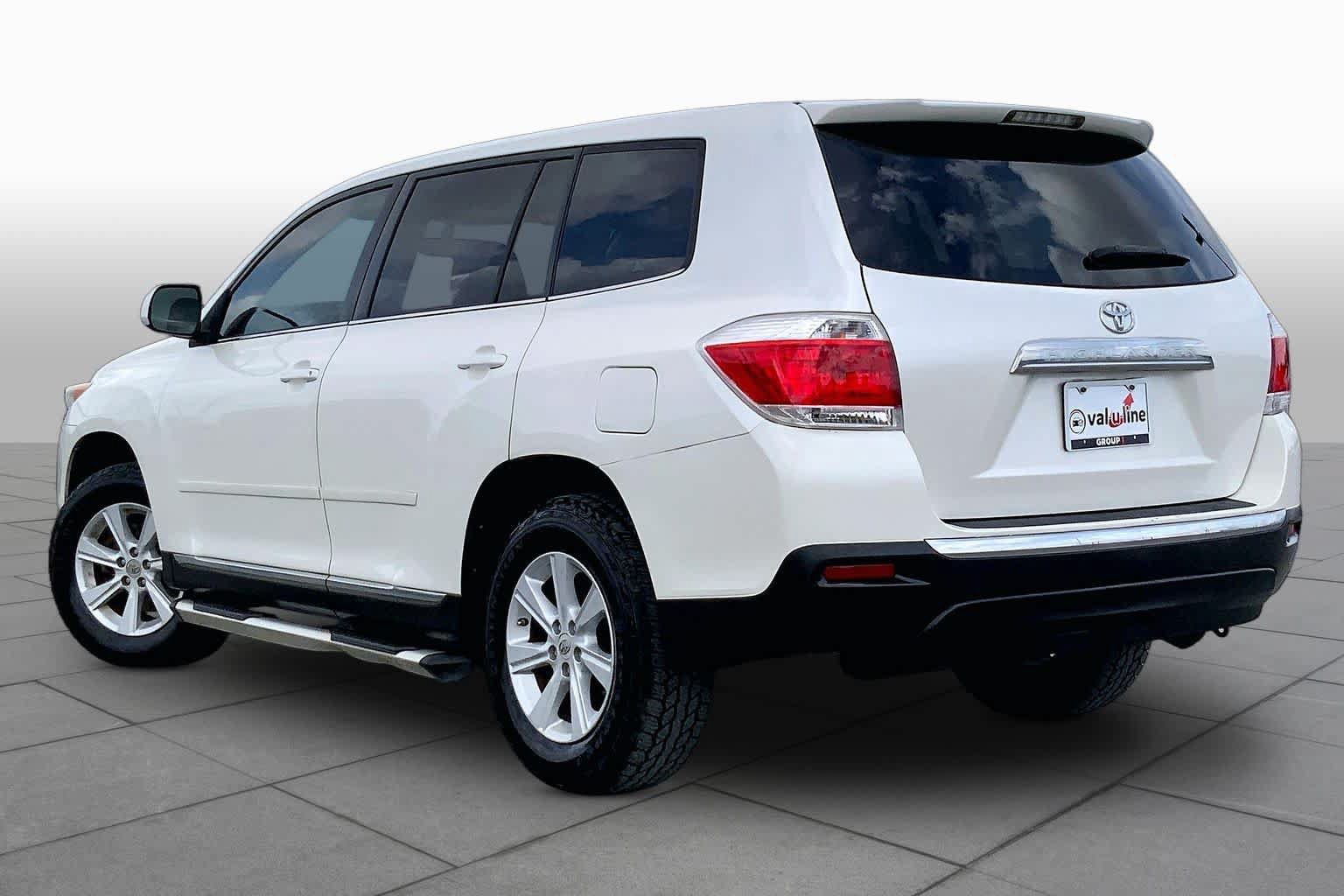 Used 2012 Toyota Highlander FWD image 12