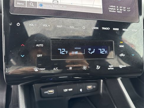 Used 2023 Hyundai Santa Cruz SEL Premium image 19