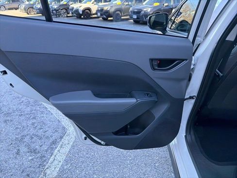 Certified 2025 Subaru Crosstrek 2.0i Premium image 31