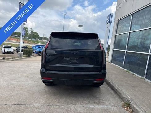 Used 2024 Cadillac Escalade Premium Luxury image 6