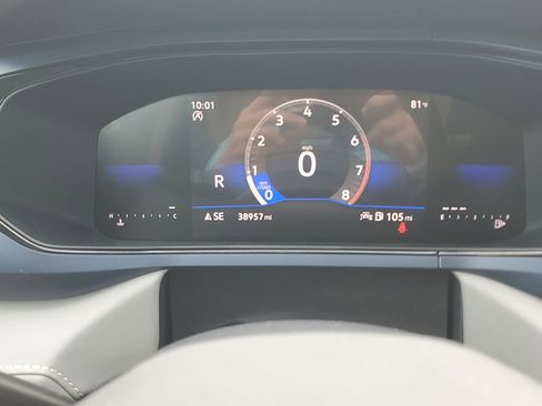 Certified 2024 Volkswagen Taos SE w/ Panoramic Sunroof Package FWD image 25