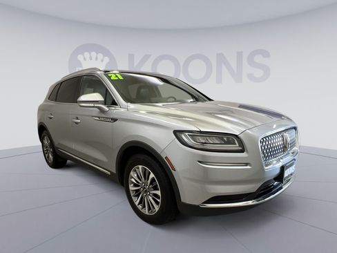 Used 2021 Lincoln Nautilus Reserve FWD image 2