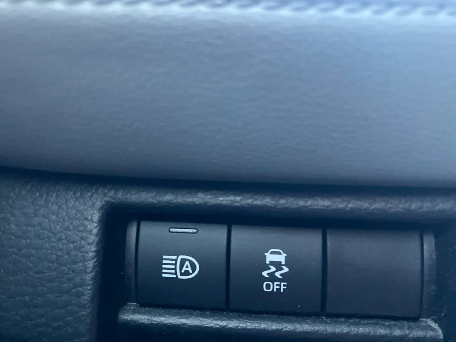 Used 2019 Toyota Avalon XLE w/ Moonroof Package FWD image 13