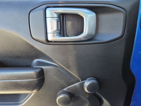 Used 2024 Jeep Wrangler Sport image 28