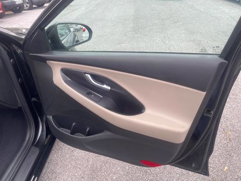 Used 2018 Hyundai Elantra GT FWD image 27