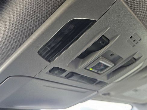 Used 2022 Toyota Highlander XLE image 16