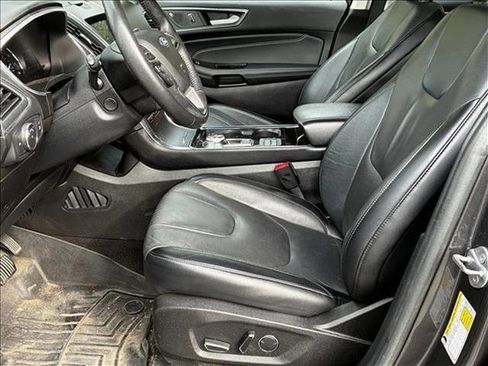 Used 2019 Ford Edge Titanium w/ Equipment Group 301A image 11