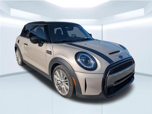 Used 2022 MINI Cooper S image 3