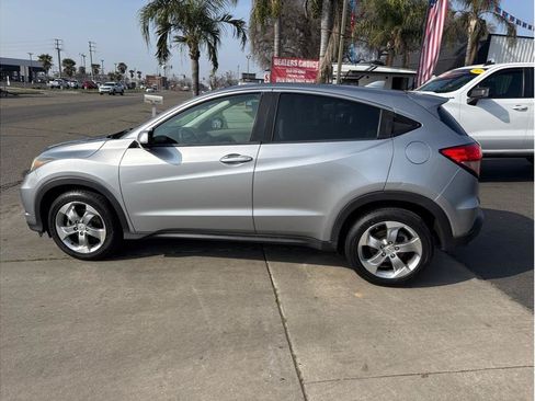 Used 2018 Honda HR-V LX image 8