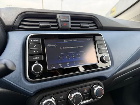 Used 2025 Nissan Versa SV image 20