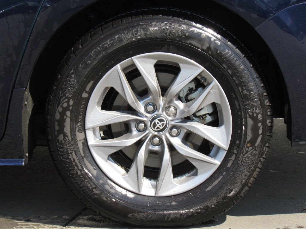 Certified 2023 Toyota Sienna XLE w/ XLE Plus Package AWD/4WD image 42