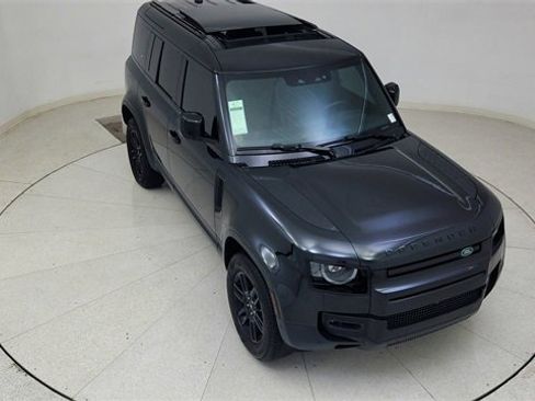 Used 2024 Land Rover Defender 110 S image 77